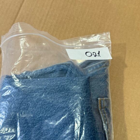 Levi’s Wedgie Straight Fit Denim High Rise Button Fly Jeans Medium Wash - Picture 13 of 13